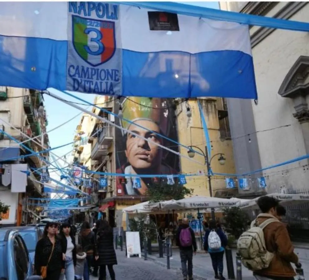 Napoli Cento Storico2 contacts